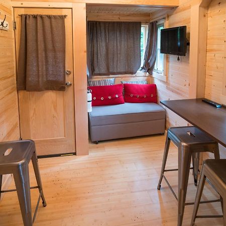 Mt Hood Tiny House Village Welches エクステリア 写真